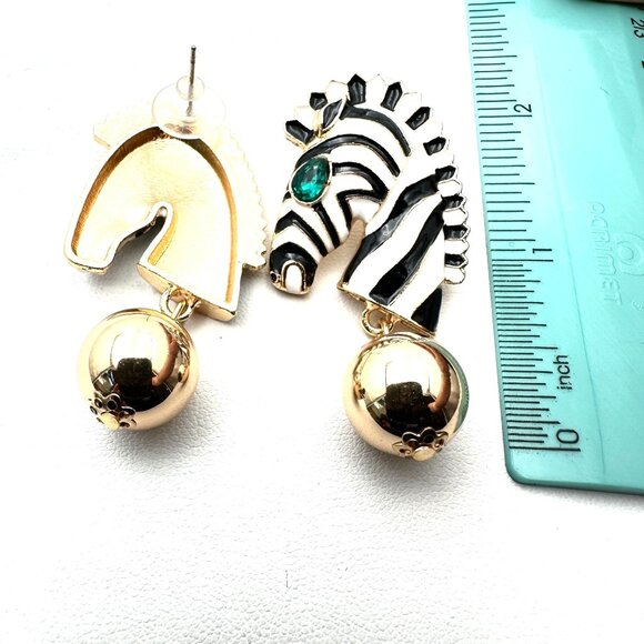 Womens Earrings Pierced Zebra Black White Enamel Green Rhinestone - Picture 3 of 3
